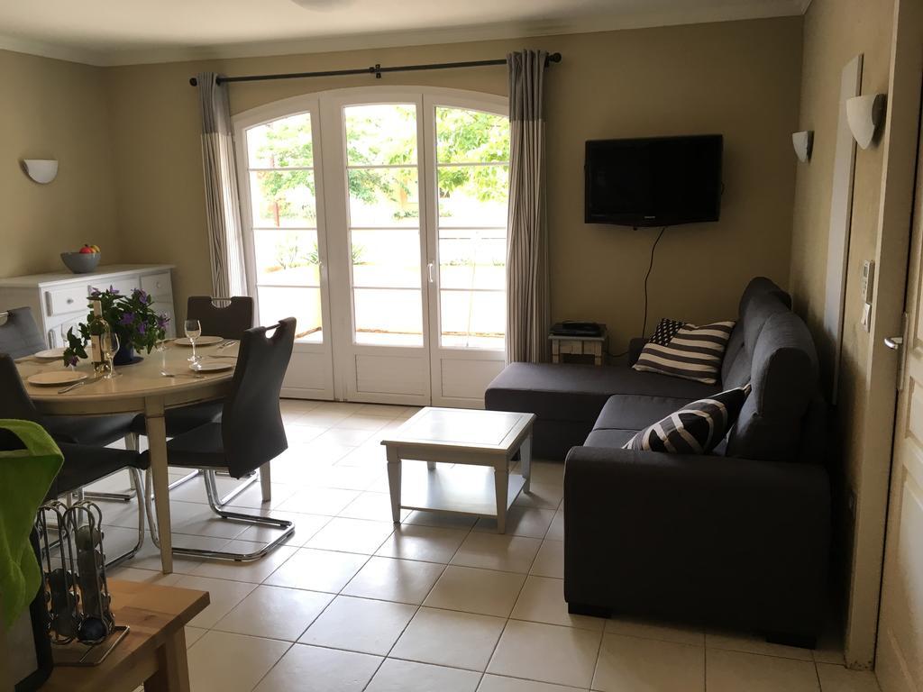 Appartement Dans Residence - Le Domaine De Camiole Callian  Exterior photo