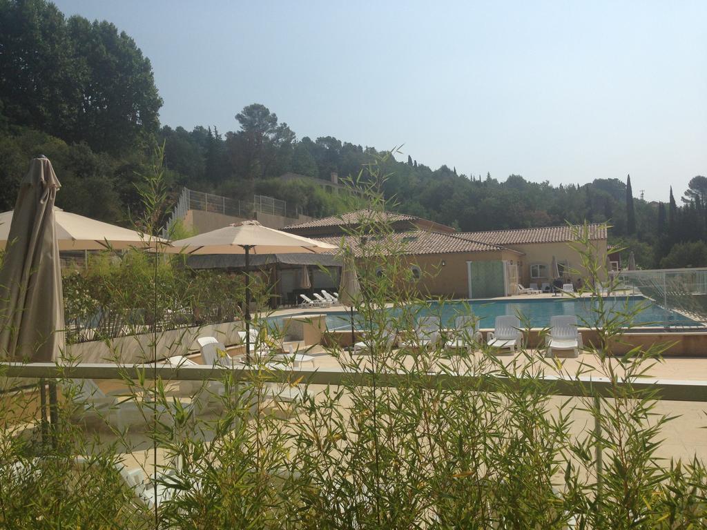 Appartement Dans Residence - Le Domaine De Camiole Callian  Exterior photo