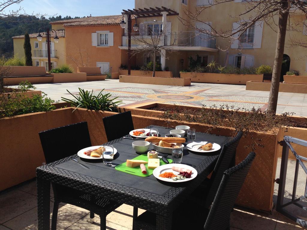 Appartement Dans Residence - Le Domaine De Camiole Callian  Exterior photo